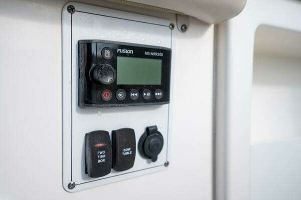 Boston Whaler 380 Outrage Center Console Yacht For Sale