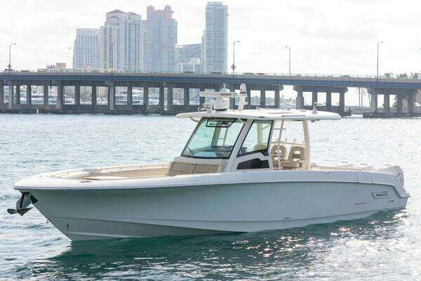 2020 Boston Whaler 38