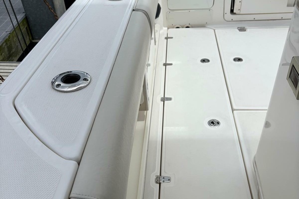 2020 Boston Whaler 38