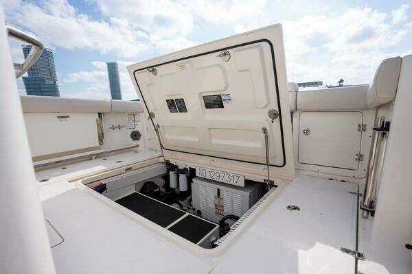 Boston Whaler 380 Outrage Center Console Yacht For Sale