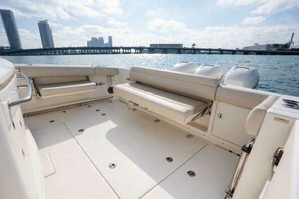 Boston Whaler 380 Outrage Center Console Yacht For Sale