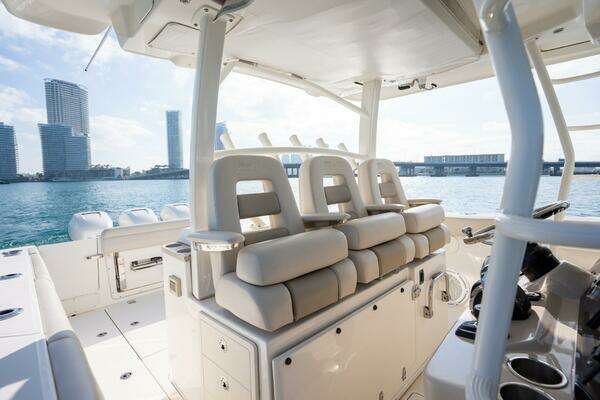 Boston Whaler 380 Outrage Center Console Yacht For Sale