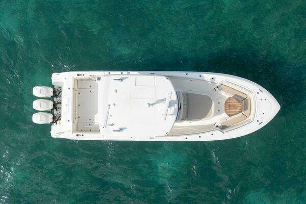 Boston Whaler 380 Outrage Center Console Yacht For Sale