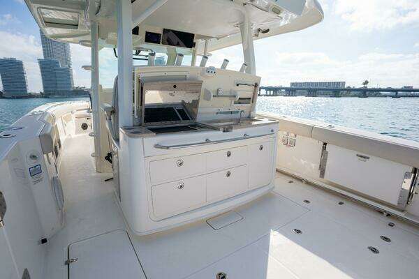 Boston Whaler 380 Outrage Center Console Yacht For Sale