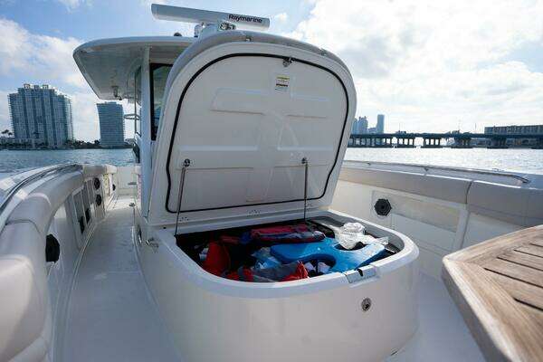 Boston Whaler 380 Outrage Center Console Yacht For Sale