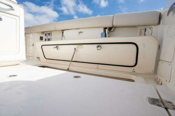 Boston Whaler 380 Outrage Center Console Yacht For Sale