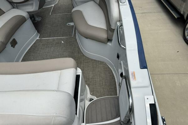 26ft Crownline Yacht For Sale