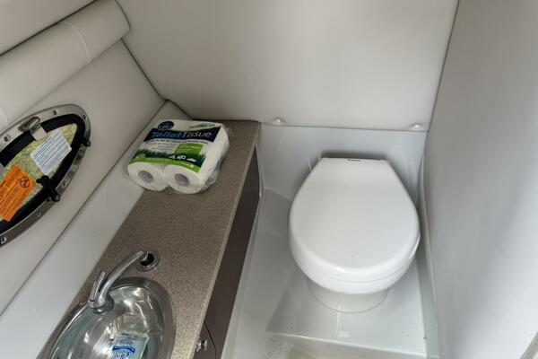 26ft Crownline Yacht For Sale