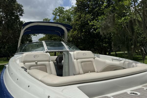 26ft Crownline Yacht For Sale