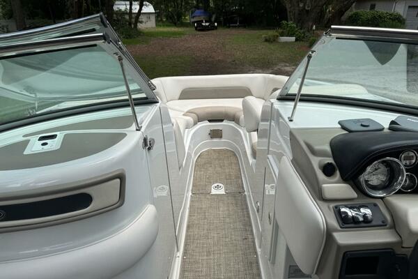 26ft Crownline Yacht For Sale