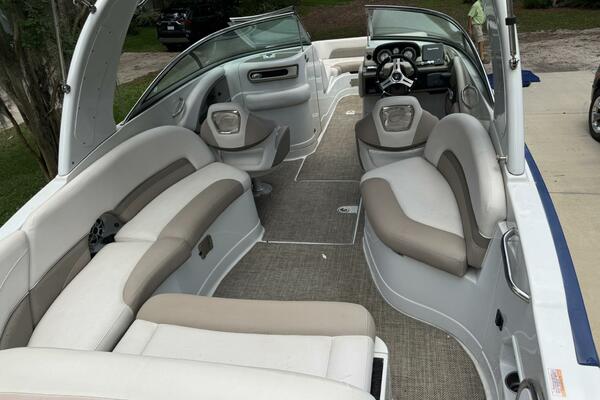 26ft Crownline Yacht For Sale