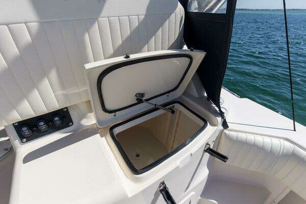 Grady-White 330 Express Yacht For Sale