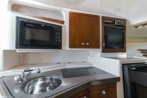 Grady-White 330 Express Yacht For Sale