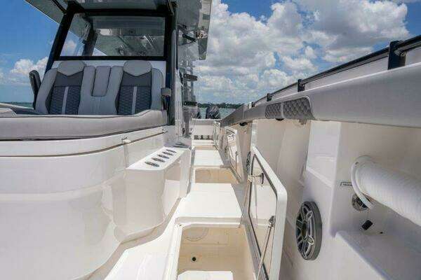 Invincible 46 CAT Yacht For Sale
