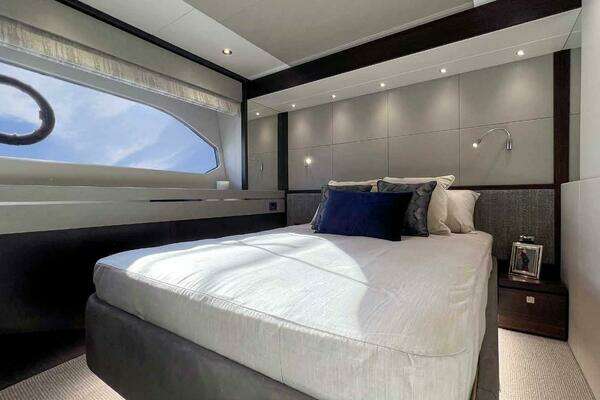 Sunseeker Flybridge Yacht For Sale