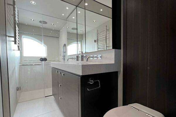 Sunseeker Flybridge Yacht For Sale
