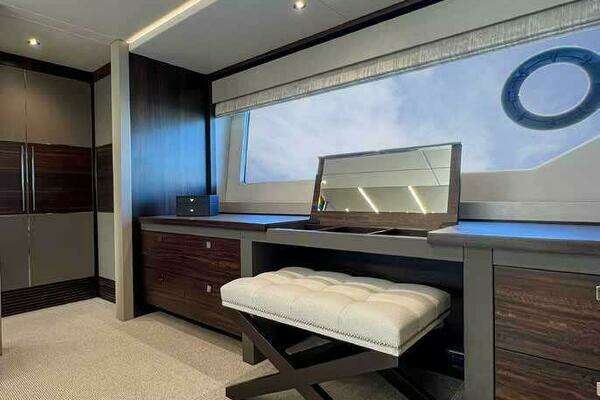 Sunseeker Flybridge Yacht For Sale