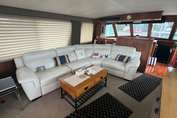 61ft Hatteras Yacht For Sale