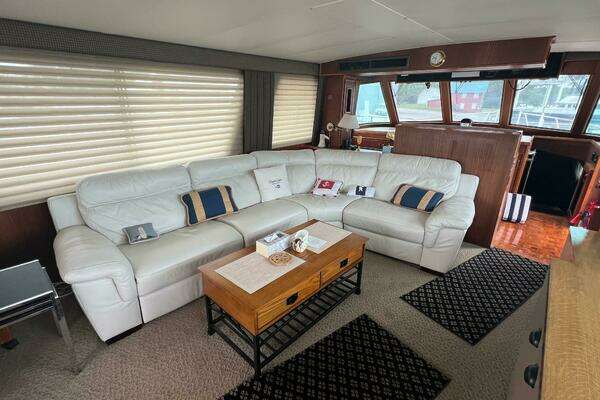 Hatteras 61 CPMY Yacht For Sale