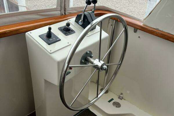 Hatteras 61 CPMY Yacht For Sale