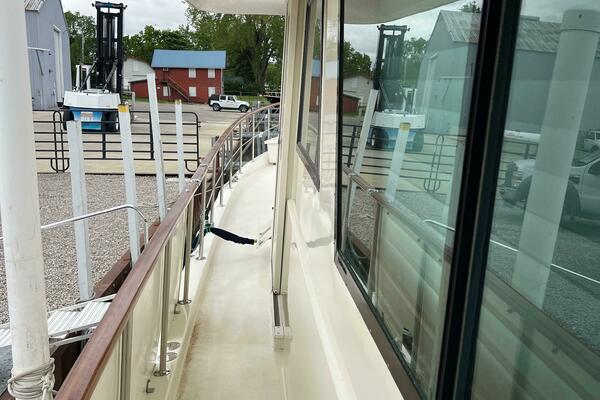 61ft Hatteras Yacht For Sale