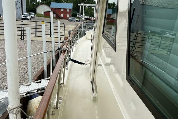 61ft Hatteras Yacht For Sale