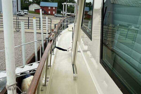 Hatteras 61 CPMY Yacht For Sale