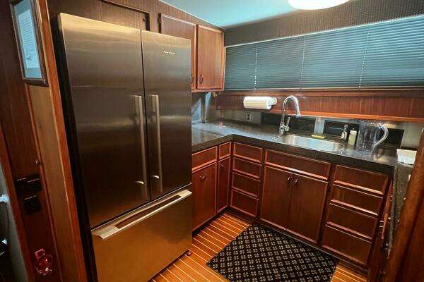 Hatteras 61 CPMY Yacht For Sale