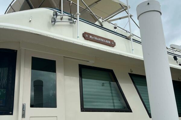 61ft Hatteras Yacht For Sale