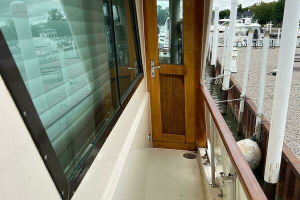 Hatteras 61 CPMY Yacht For Sale
