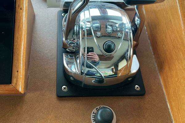 Hatteras 61 CPMY Yacht For Sale