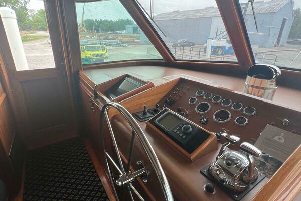 61ft Hatteras Yacht For Sale