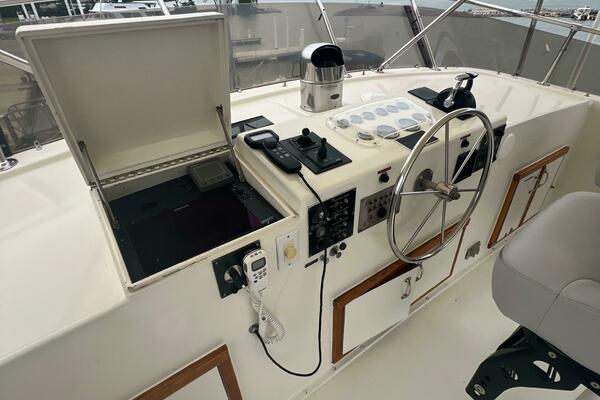 61ft Hatteras Yacht For Sale