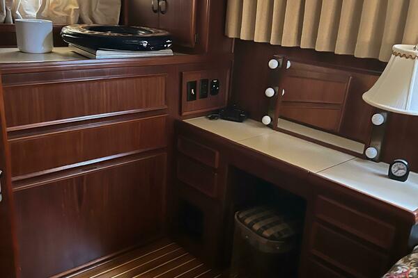 61ft Hatteras Yacht For Sale