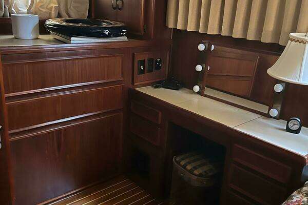 Hatteras 61 CPMY Yacht For Sale