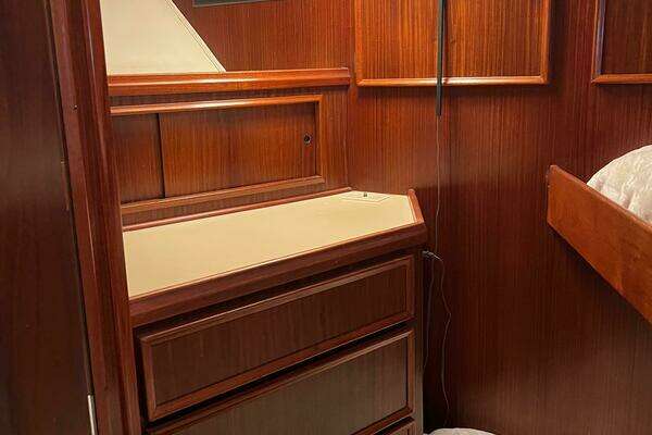 Hatteras 61 CPMY Yacht For Sale