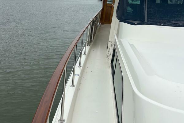 61ft Hatteras Yacht For Sale