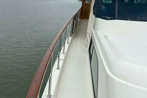 Hatteras 61 CPMY Yacht For Sale