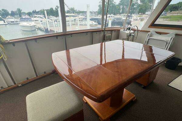 Hatteras 61 CPMY Yacht For Sale