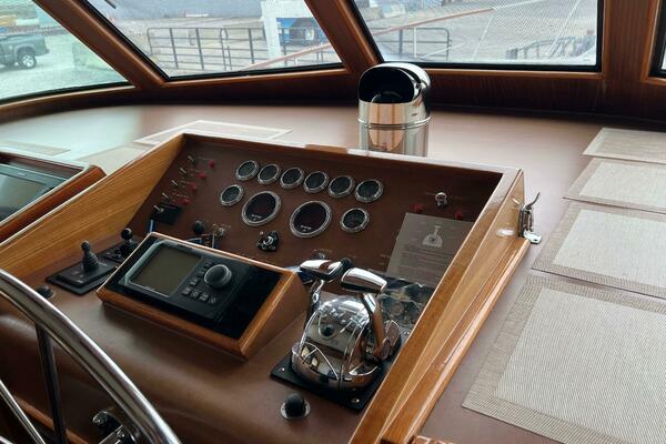 61ft Hatteras Yacht For Sale