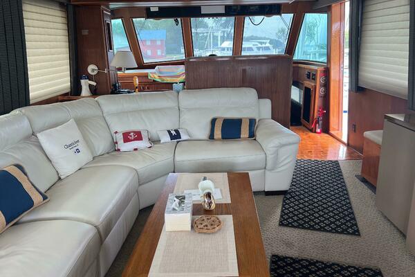61ft Hatteras Yacht For Sale
