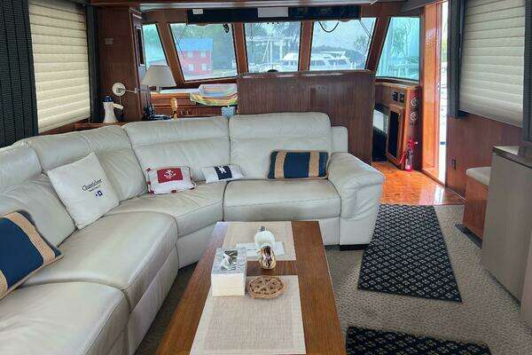 1984 Hatteras 61