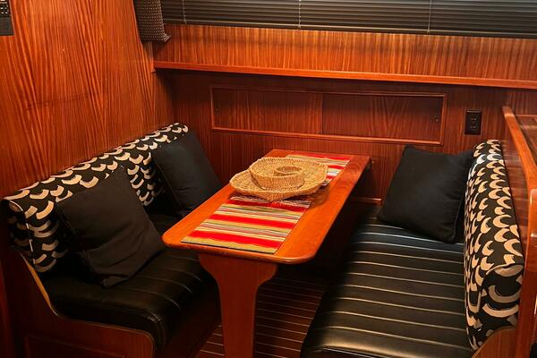 61ft Hatteras Yacht For Sale