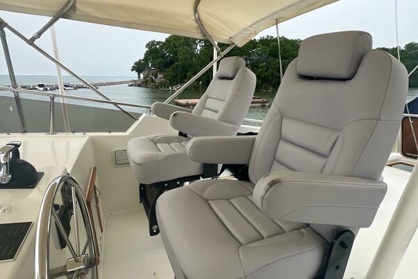 61ft Hatteras Yacht For Sale