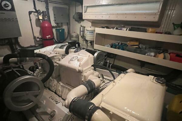 61ft Hatteras Yacht For Sale