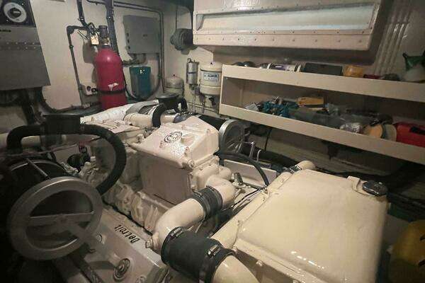 Hatteras 61 CPMY Yacht For Sale