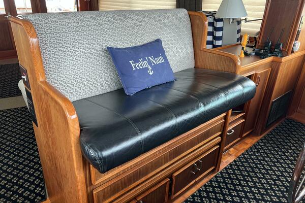 61ft Hatteras Yacht For Sale