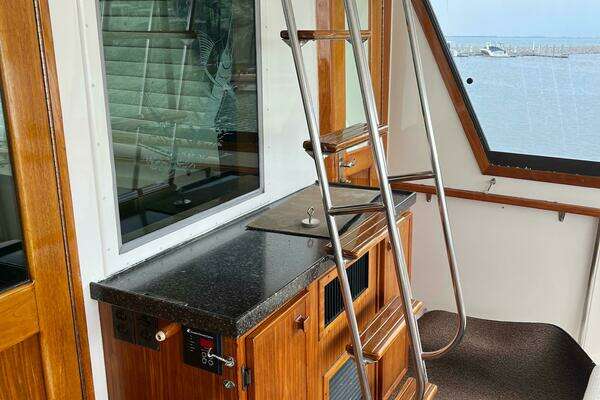 Hatteras 61 CPMY Yacht For Sale