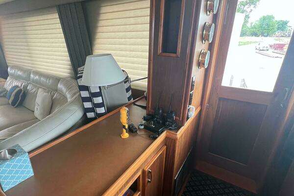 Hatteras 61 CPMY Yacht For Sale