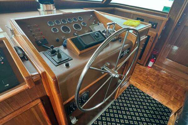 Hatteras 61 CPMY Yacht For Sale